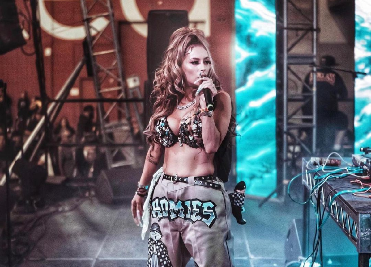 Exploring The Mixed ItalianAmerican Ethnicity Of Singer, Loomis